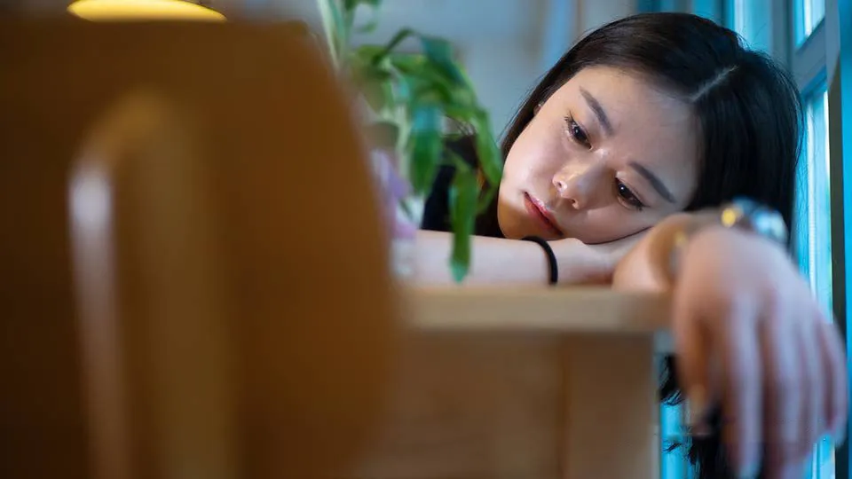 10张美女模特书店室内私房人像写真摄影原片RAW原片素材