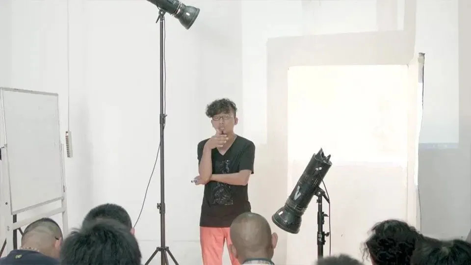 如何在商业人像摄影中，拍出通透立体的光线中文视频教程