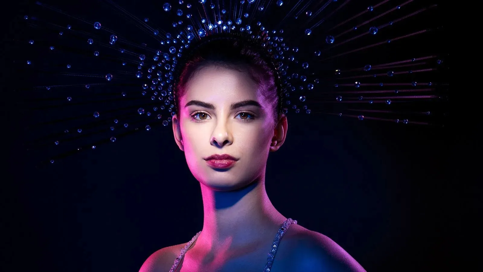 摄影师Lindsay Adler –塑造光线工作室视觉与造型技术教程-中文字幕