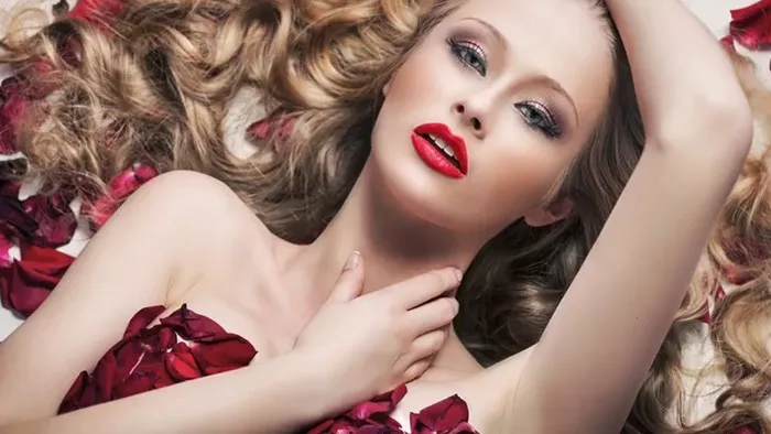 PS超精细写真人物高端修饰训练视频教程 Skillfeed High End Retouch in Photoshop Full Course