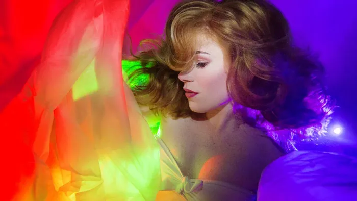 Kristina Sherk人像高端皮肤修饰技巧视频教程 Frequency Separation from Skin Retouching