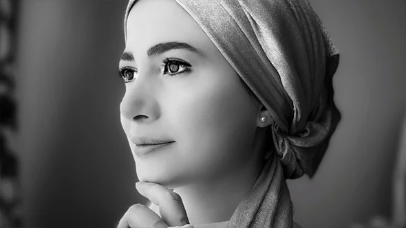 摄影师Soli Art - iPhone手机人像摄影及手机后期修图教程-中英字幕 iPhone Portrait Photography & Snapseed Editing Masterclass